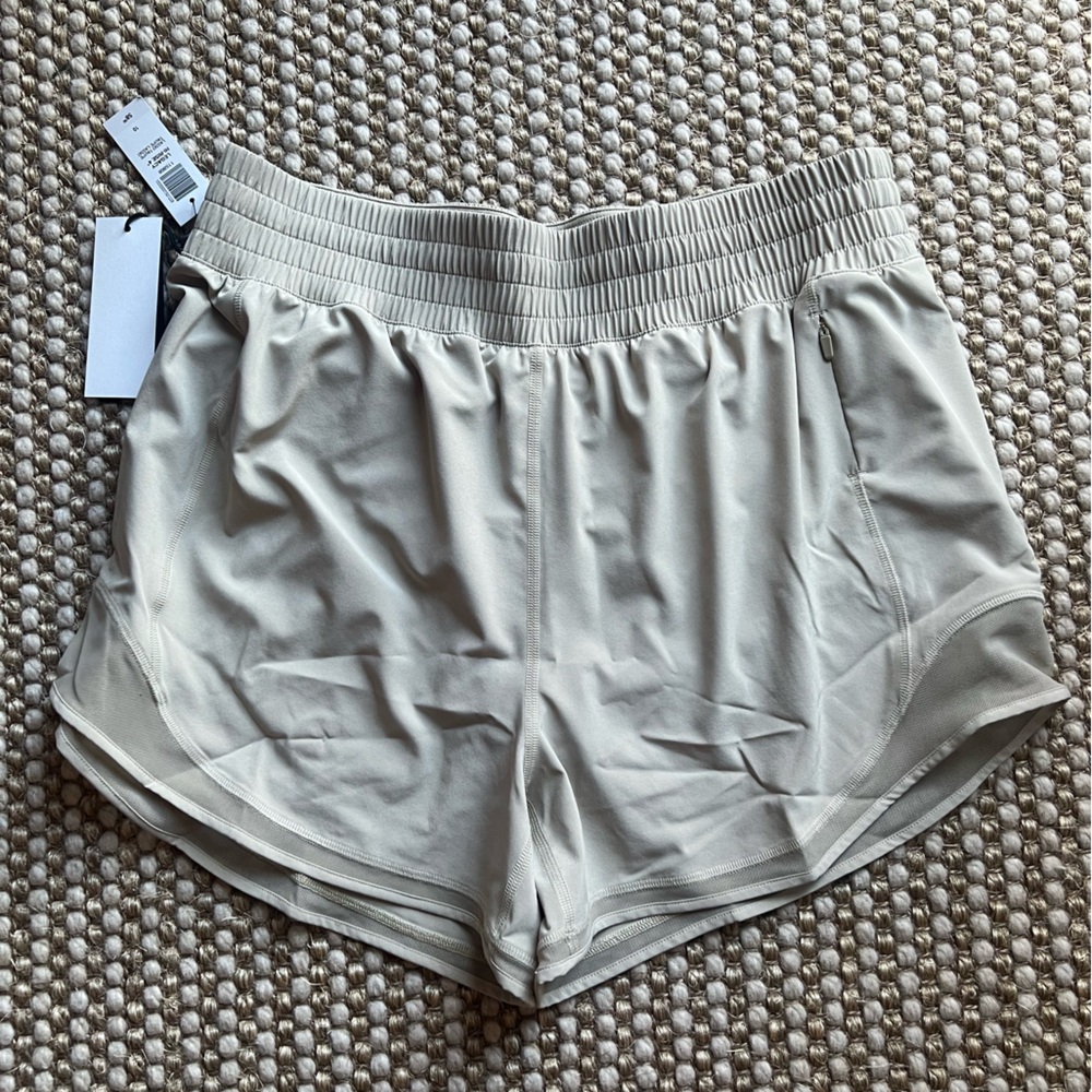 NWT ARITZIA LEGACY HI-RISE 4” 
Size 10
Color: Lasso/Taupe